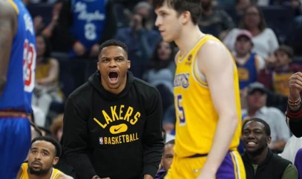 告别采访韦少仍不认错，湖人的失败他完全没责任？