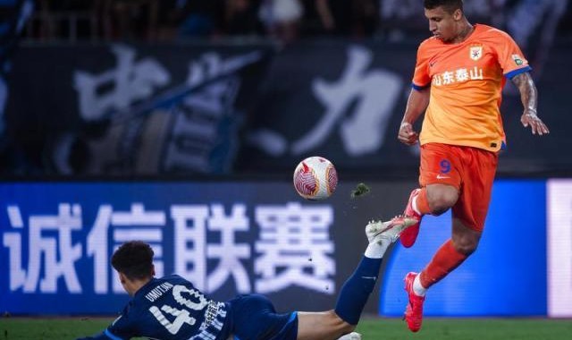 开云网站-【中超】达兰进球无效伊万现场观赛 泰山0比0平三镇